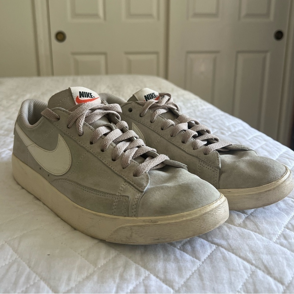 Nike Low Blazers Women’s 8 grey fashion women’s casual foot wear good condition